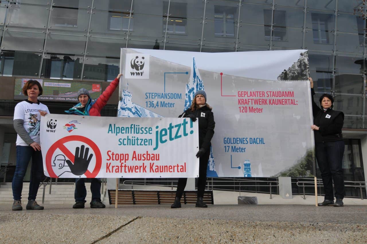 Protestaktion Stopp Ausbau Kraftwerk Kaunertal TIWAG Muss