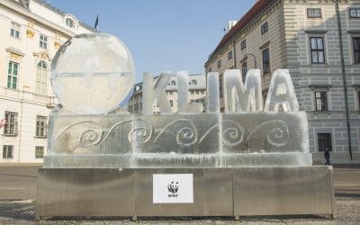 WWF platzierte Eiskunstdenkmal zum Klimaschutz am Ballhausplatz